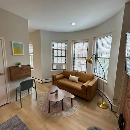 Peaceful Back Bay Studio
